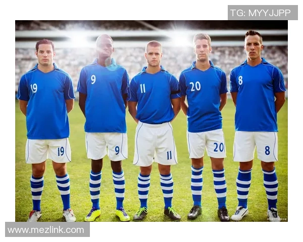 扎武士头的足球明星如何在绿茵场上展现独特风采与个人魅力